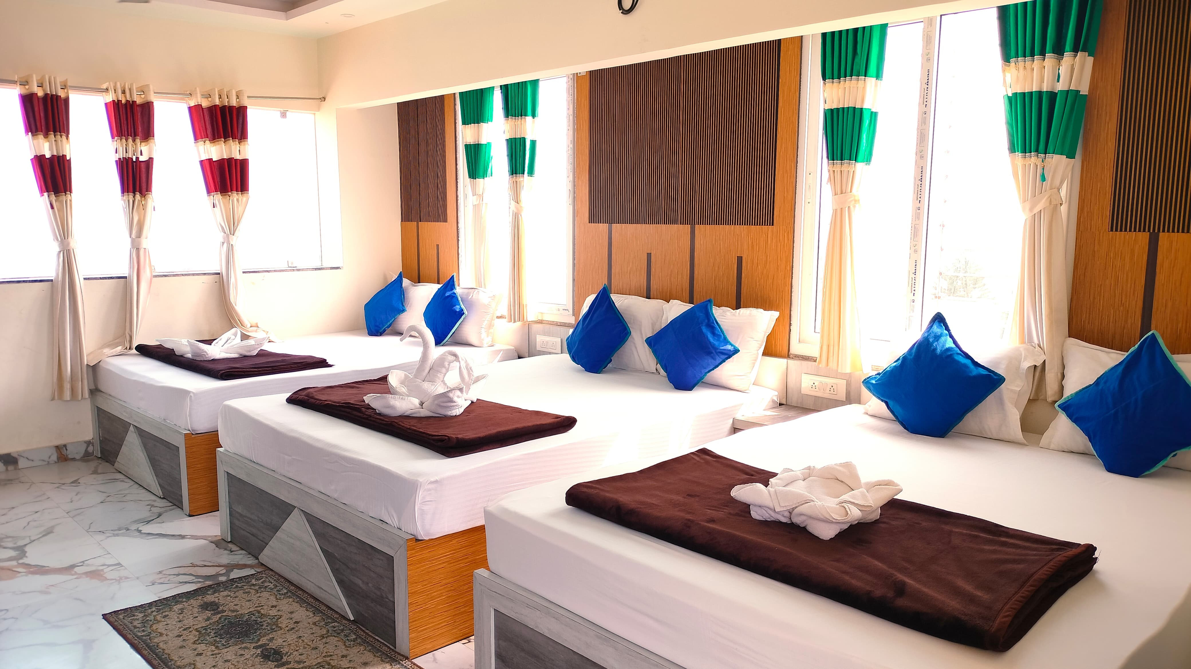 Hexuple Rooms